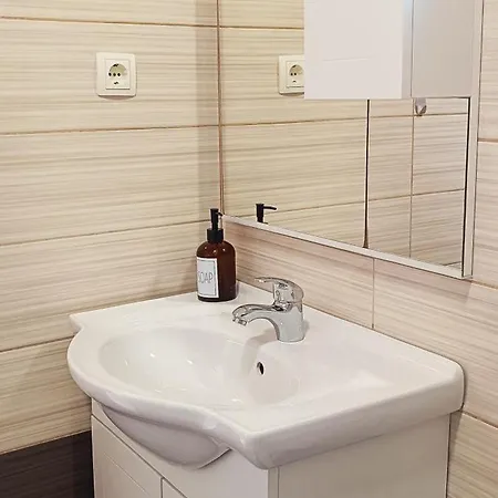 Apartmani Verde شقة زادار